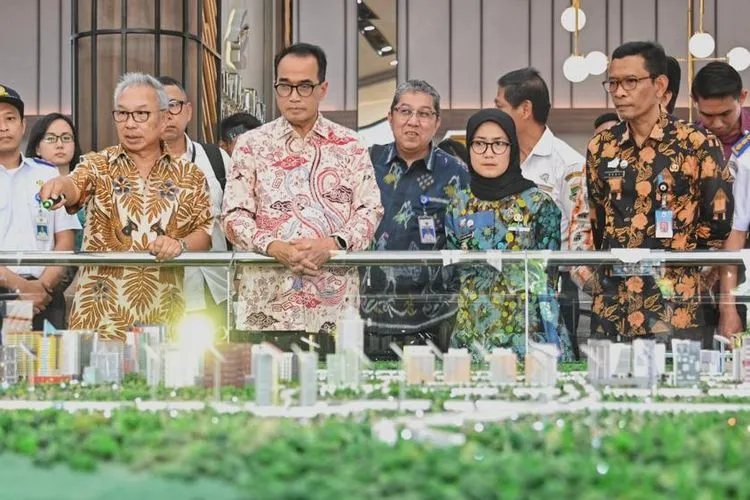 Menteri Perhubungan Budi Karya Sumadi meninjau Stasiun Rangkasbitung dan Stasiun Maja Dok Kementerian Perhubungan